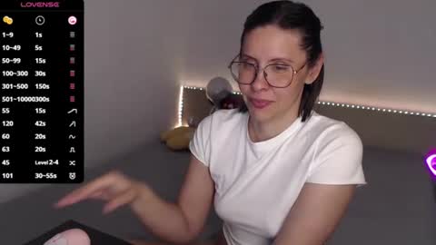 Julie online show from 07-06-26, 03:47