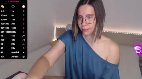 Julie online show from 07-17-26, 04:08