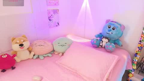 Emy online show from 11-26-25, 12:11