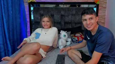 Snapshot of juva_ chatting on 02-16-25, 12:52 Juan and friends online show from 02-16-25, 12:52
