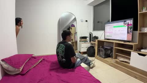 Snapshot of juva_ chatting on 10-10-25, 11:15 Juan and friends online show from 10-10-25, 11:15