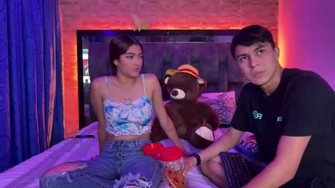 Snapshot of juva_ chatting on 10-20-25, 11:27 Juan and friends online show from 10-20-25, 11:27