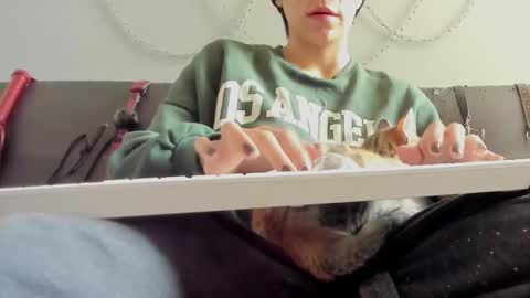 Miss K online show from 09-12-25, 05:24