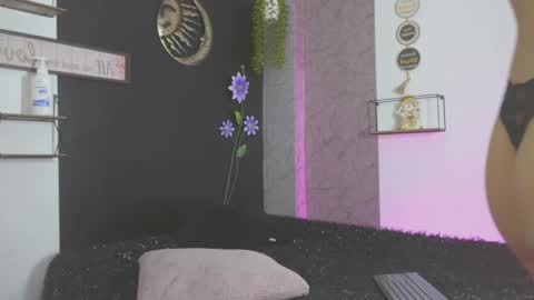 Snapshot of kadybrown chatting on 09-26-25, 02:21 kadybrowm online show from 09-26-25, 02:21