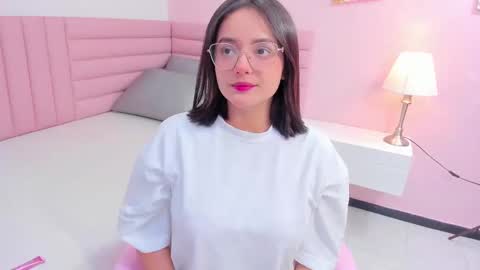 Snapshot of kae_styles chatting on 10-15-25, 07:47 Kyelie online show from 10-15-25, 07:47