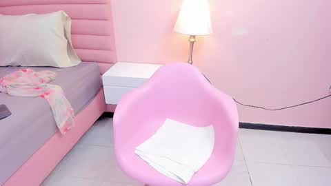 Snapshot of kae_styles chatting on 10-30-25, 08:09 Kyelie online show from 10-30-25, 08:09