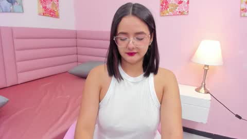 Snapshot of kae_styles chatting on 11-08-25, 08:07 Kyelie online show from 11-08-25, 08:07