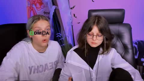 kaela_spell_ online show from 11-04-25, 08:19