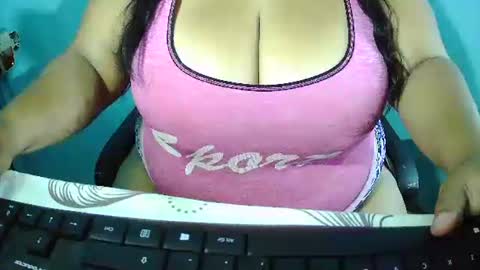 Snapshot of kaeluna chatting on 05-21-26, 09:33 Kae luna online show from 05-21-26, 09:33