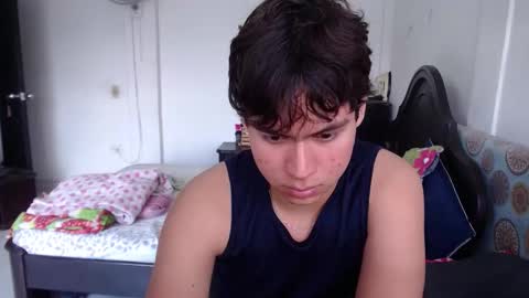 Snapshot of kafer_1022 chatting on 12-16-25, 06:35 kafer online show from 12-16-25, 06:35