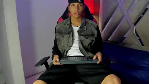 Snapshot of kai_storm7 chatting on 12-03-25, 03:25 KAI online show from 12-03-25, 03:25