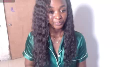 Snapshot of kaiadebayo chatting on 10-12-25, 05:39 Angie  online show from 10-12-25, 05:39