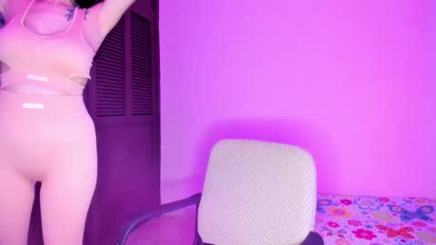 Snapshot of kaiahmont chatting on 11-11-25, 05:02 kaiahmont online show from 11-11-25, 05:02