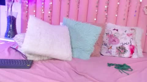 Snapshot of kailye_jones chatting on 01-16-25, 01:06 kailye Jones online show from 01-16-25, 01:06