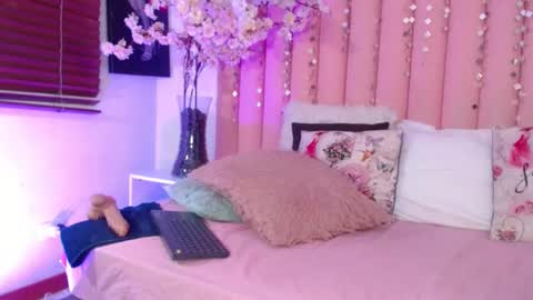 Snapshot of kailye_jones chatting on 01-25-25, 01:10 kailye Jones online show from 01-25-25, 01:10