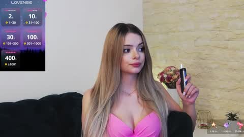 Snapshot of kailyn_moen01 chatting on 12-11-24, 11:00 Kailyn online show from 12-11-24, 11:00