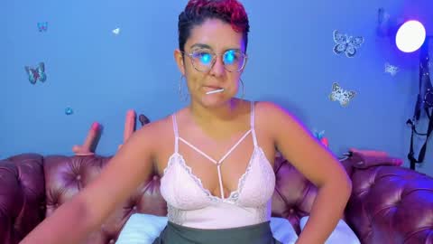 kaira_mosse_ online show from 04-18-26, 11:36