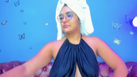 kaira_mosse_ online show from 04-21-26, 12:00