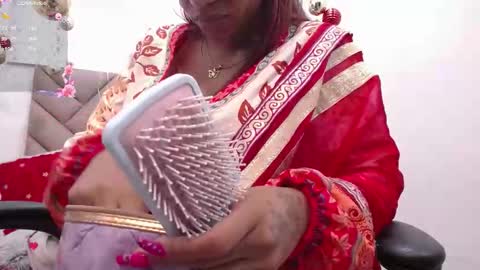 Snapshot of kairadayamai chatting on 12-15-25, 11:47 Kai online show from 12-15-25, 11:47