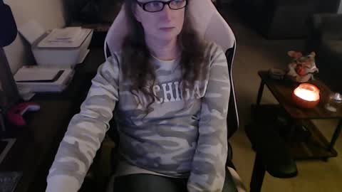 Snapshot of kait331 chatting on 10-29-25, 01:30 Camprincess331 online show from 10-29-25, 01:30