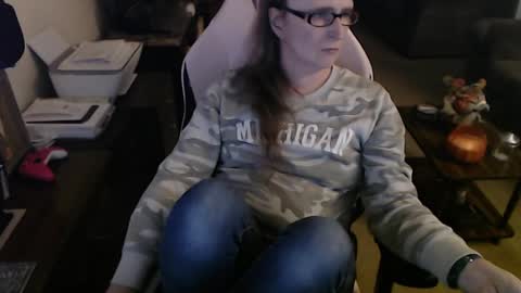 Snapshot of kait331 chatting on 11-02-25, 01:08 Camprincess331 online show from 11-02-25, 01:08