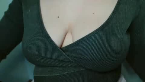Kaitlin online show from 05-25-26, 01:06