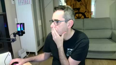 Snapshot of kalem48 chatting on 01-12-25, 08:14 MusicMen49 online show from 01-12-25, 08:14