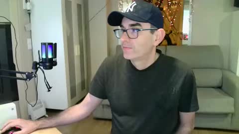 Snapshot of kalem48 chatting on 01-18-25, 09:56 MusicMen49 online show from 01-18-25, 09:56