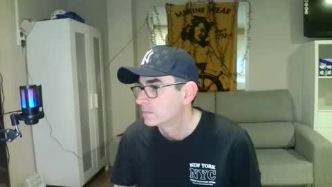 Snapshot of kalem48 chatting on 01-21-25, 07:58 MusicMen49 online show from 01-21-25, 07:58