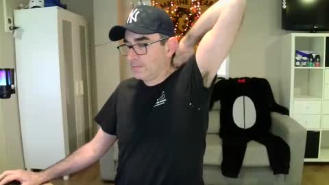 Snapshot of kalem48 chatting on 01-25-25, 09:36 MusicMen49 online show from 01-25-25, 09:36