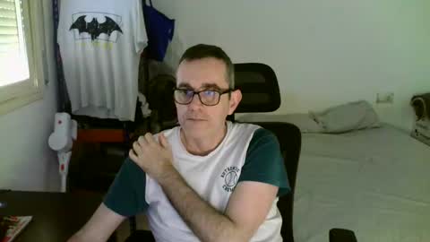 Snapshot of kalem48 chatting on 03-25-26, 11:27 MusicMen49 online show from 03-25-26, 11:27