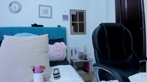 Snapshot of kam_lopez chatting on 05-18-26, 08:58 Kamilalopez online show from 05-18-26, 08:58