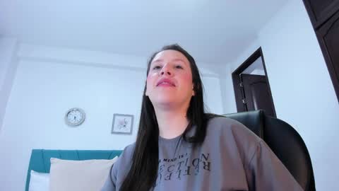 Snapshot of kam_lopez chatting on 06-10-26, 12:11 Kamilalopez online show from 06-10-26, 12:11