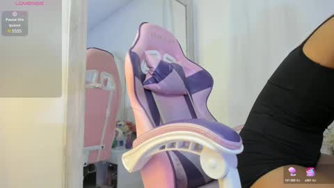 Snapshot of kamila_arias chatting on 12-13-24, 12:06 online show from 12-13-24, 12:06
