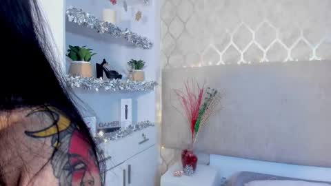 Snapshot of kamilabetancourt chatting on 11-27-25, 01:13 Kamila Betancourt online show from 11-27-25, 01:13