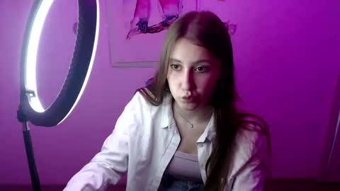 Snapshot of kamilla_love_ chatting on 09-13-25, 12:38 kamilla_love_ online show from 09-13-25, 12:38