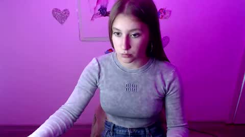 Snapshot of kamilla_love_ chatting on 09-20-25, 12:17 kamilla_love_ online show from 09-20-25, 12:17