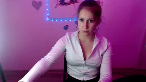 Snapshot of kamilla_love_ chatting on 09-22-25, 12:40 kamilla_love_ online show from 09-22-25, 12:40