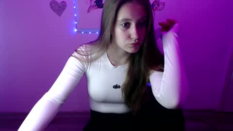 Snapshot of kamilla_love_ chatting on 09-23-25, 11:13 kamilla_love_ online show from 09-23-25, 11:13