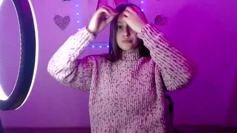 Snapshot of kamilla_love_ chatting on 09-26-25, 01:04 kamilla_love_ online show from 09-26-25, 01:04