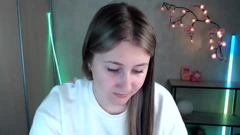 kamilla_love_ online show from 05-30-26, 12:02