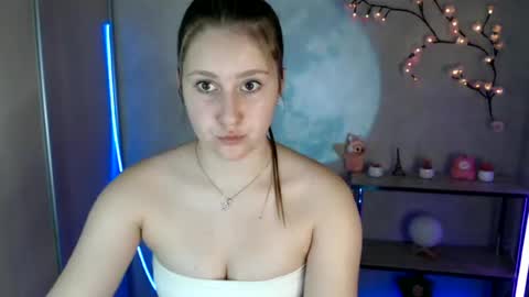 kamilla_love_ online show from 06-16-26, 12:19