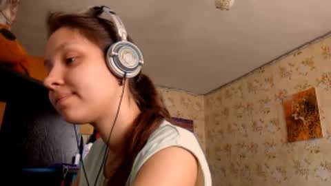 Mari  Simmons online show from 09-19-25, 07:21