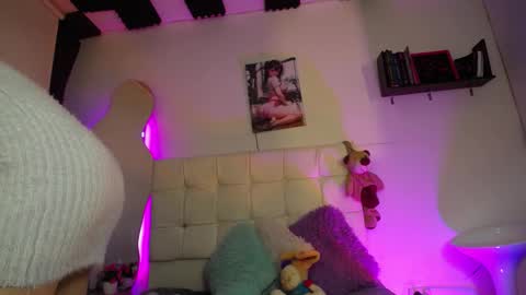 Snapshot of kaoz_33 chatting on 02-14-25, 08:15 kaoz_33 online show from 02-14-25, 08:15