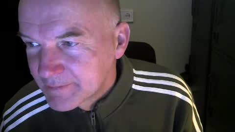 Snapshot of kapitein_rob chatting on 12-15-24, 06:07 Robbie online show from 12-15-24, 06:07