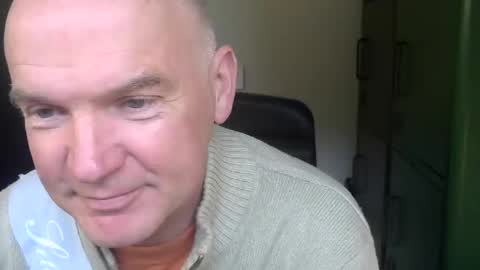 Snapshot of kapitein_rob chatting on 02-04-25, 03:57 Robbie online show from 02-04-25, 03:57