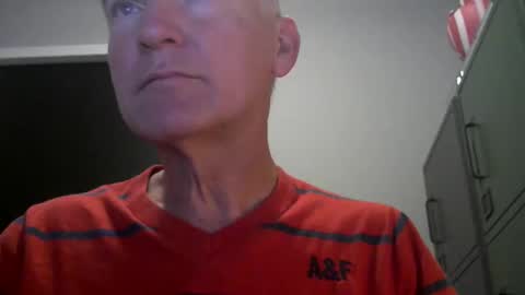 Snapshot of kapitein_rob chatting on 11-17-25, 05:02 Robbie online show from 11-17-25, 05:02