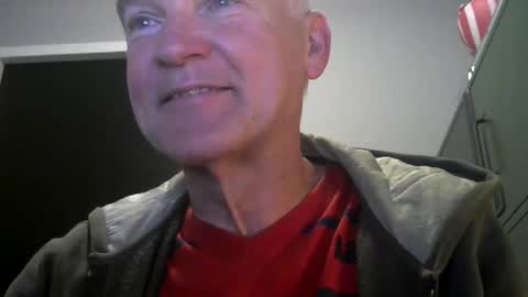 Snapshot of kapitein_rob chatting on 11-19-25, 05:40 Robbie online show from 11-19-25, 05:40