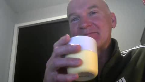 Snapshot of kapitein_rob chatting on 11-24-25, 06:13 Robbie online show from 11-24-25, 06:13