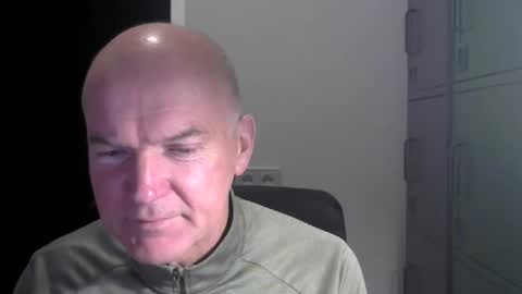 Robbie online show from 01-12-26, 05:07